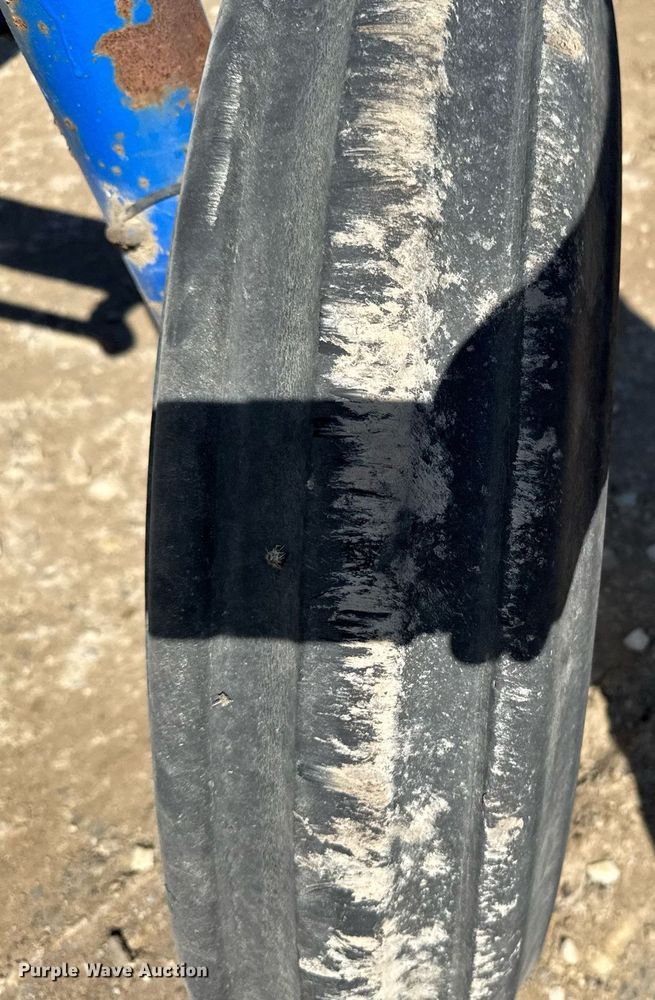 image for item NN9751 1992 Ford 5640 tractor