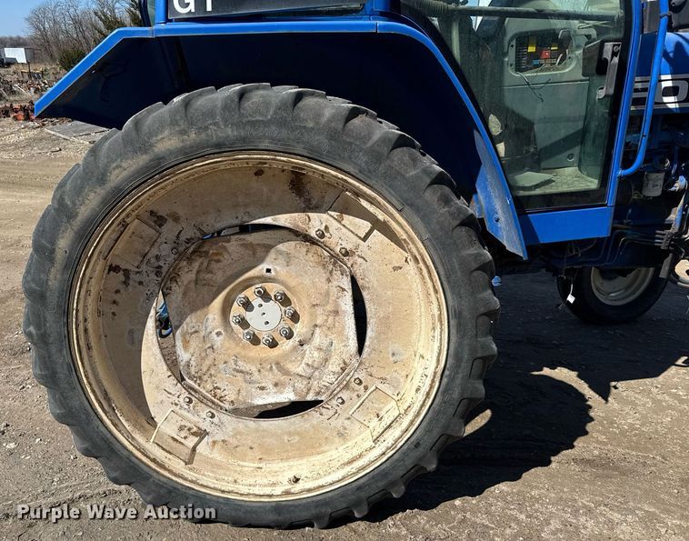 image for item NN9751 1992 Ford 5640 tractor