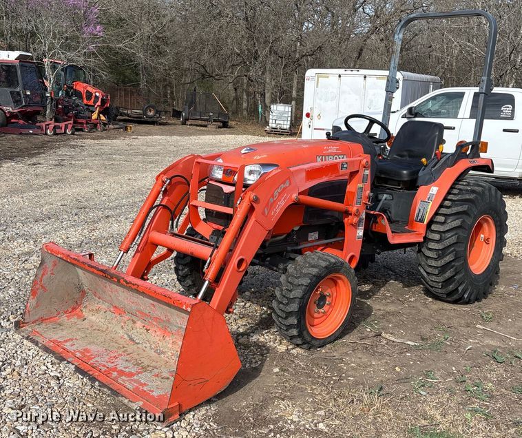 image for item OB9544 2007 Kubota B3200 HST MFWD tractor
