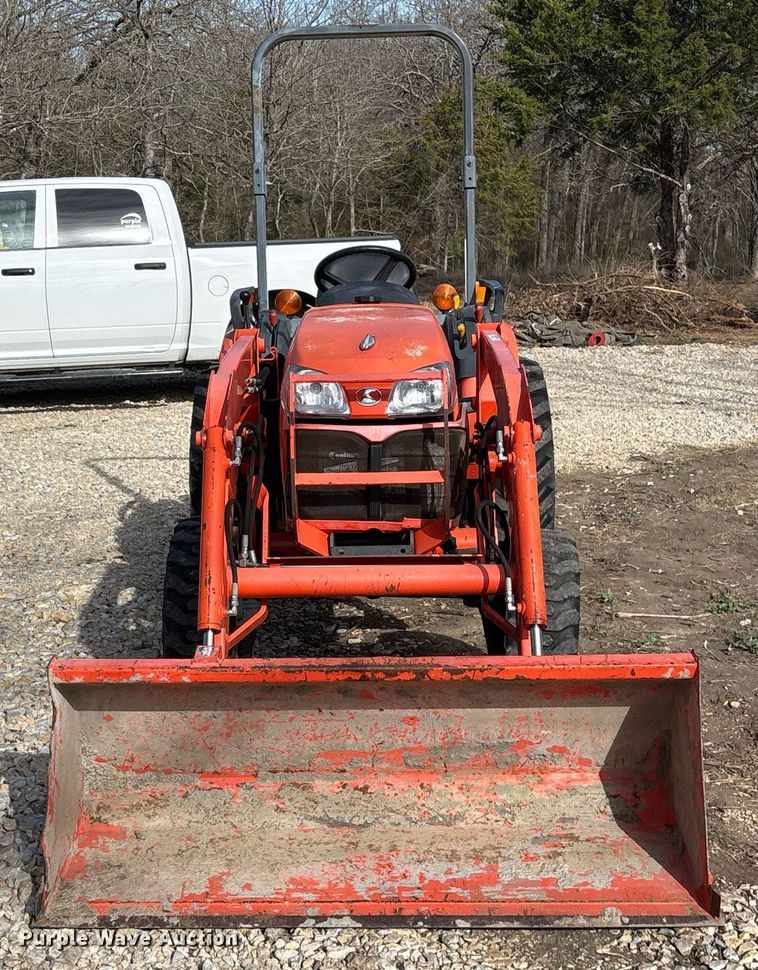 image for item OB9544 2007 Kubota B3200 HST MFWD tractor