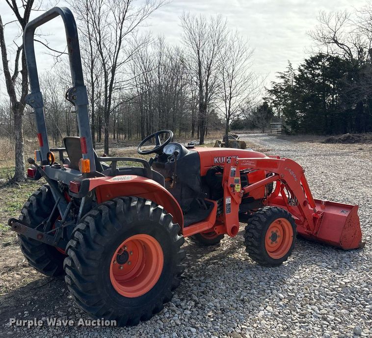 image for item OB9544 2007 Kubota B3200 HST MFWD tractor