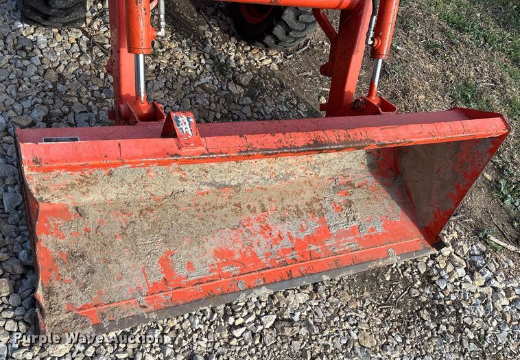 image for item OB9544 2007 Kubota B3200 HST MFWD tractor