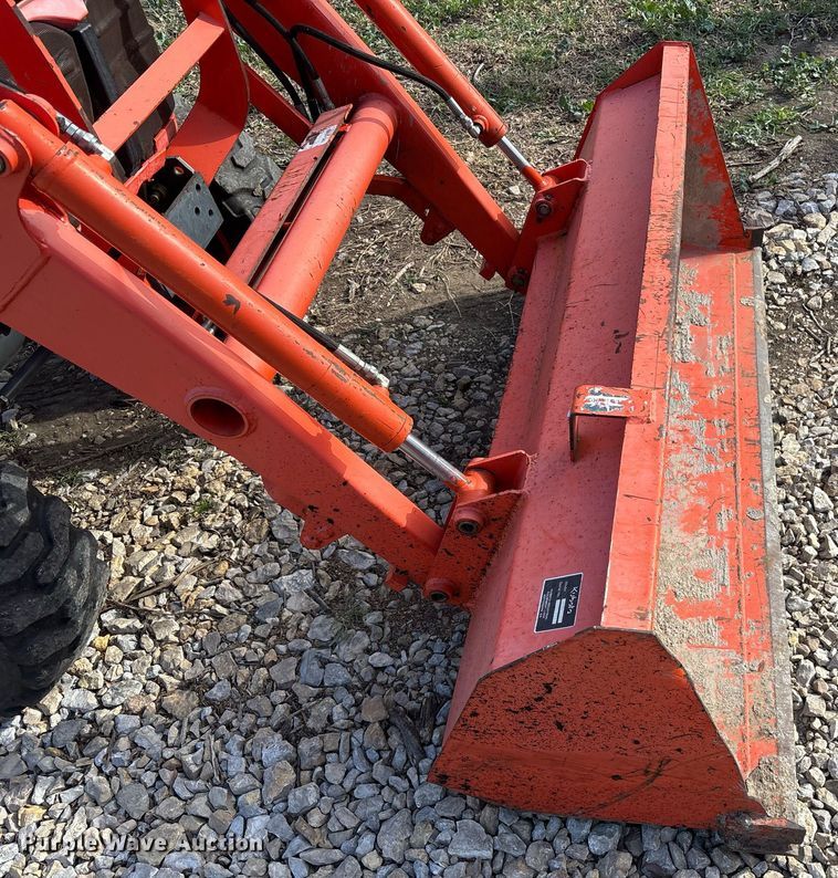 image for item OB9544 2007 Kubota B3200 HST MFWD tractor