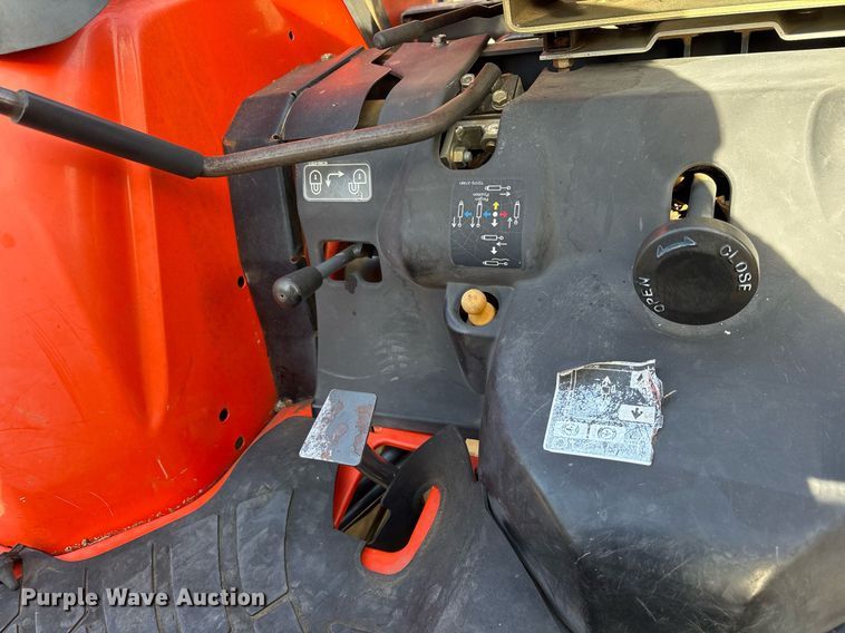 image for item OB9544 2007 Kubota B3200 HST MFWD tractor