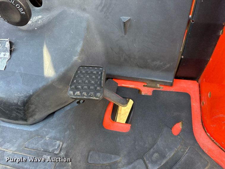 image for item OB9544 2007 Kubota B3200 HST MFWD tractor