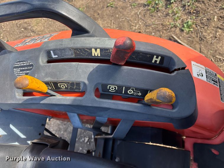 image for item OB9544 2007 Kubota B3200 HST MFWD tractor