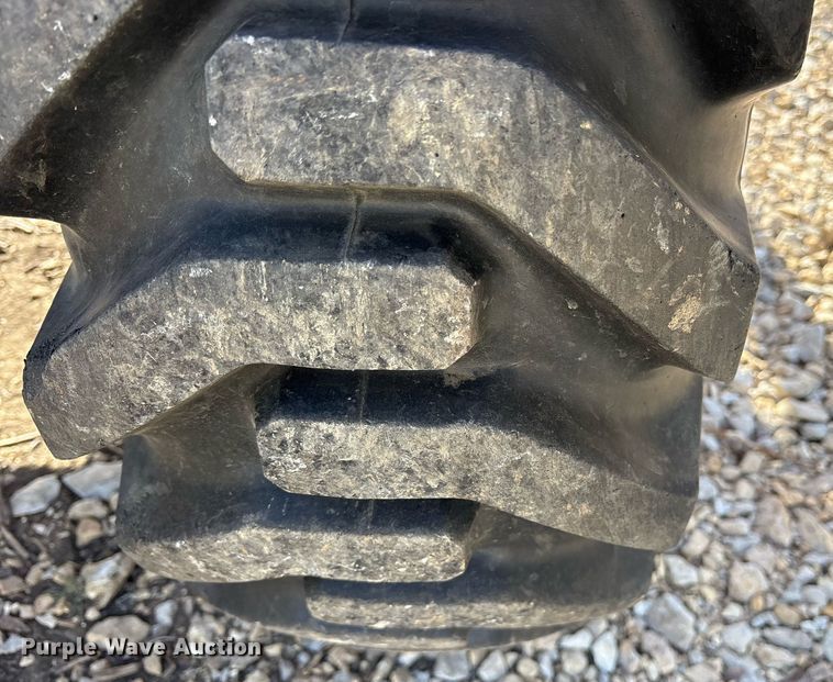 image for item OB9544 2007 Kubota B3200 HST MFWD tractor