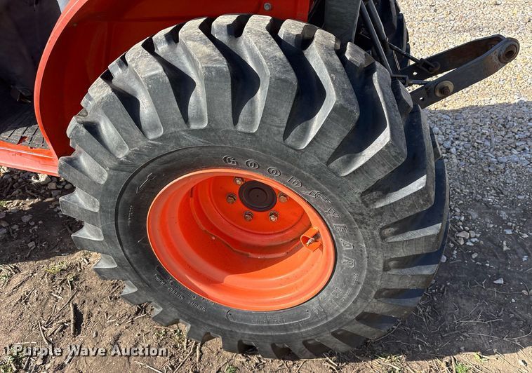 image for item OB9544 2007 Kubota B3200 HST MFWD tractor