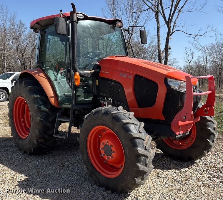 image for item OB9547 2015 Kubota M5-111D MFWD tractor