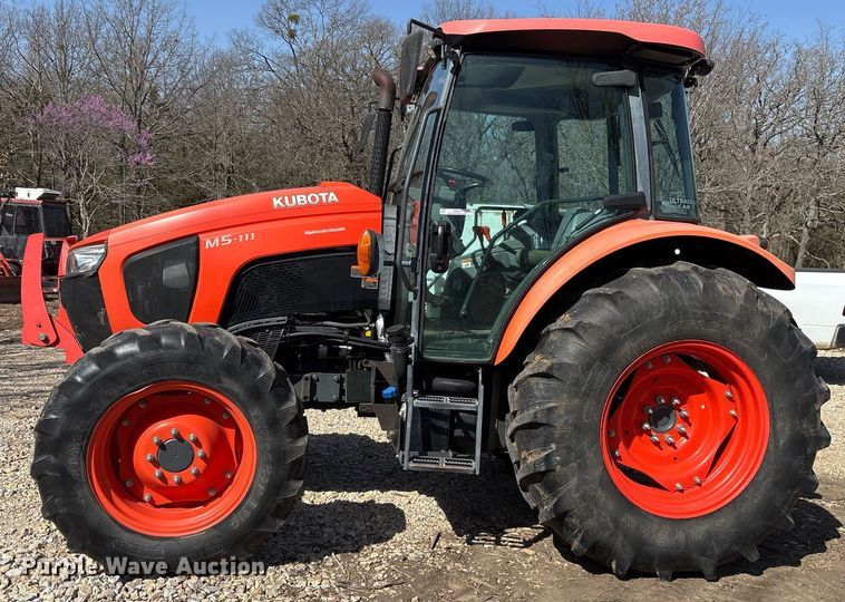 image for item OB9547 2015 Kubota M5-111D MFWD tractor