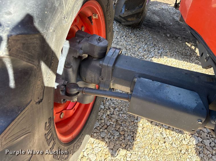 image for item OB9547 2015 Kubota M5-111D MFWD tractor