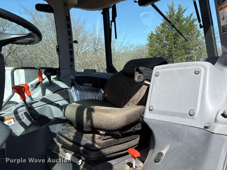 image for item OB9547 2015 Kubota M5-111D MFWD tractor