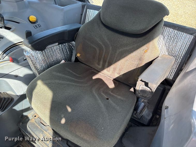 image for item OB9547 2015 Kubota M5-111D MFWD tractor