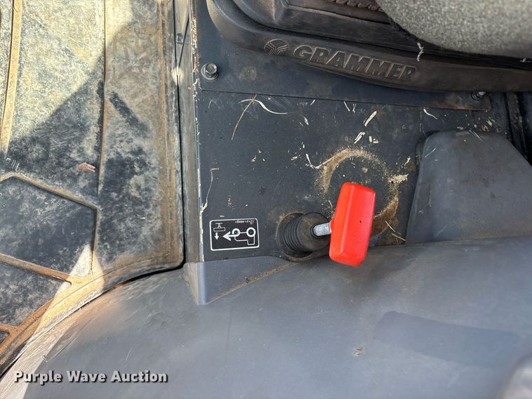 image for item OB9547 2015 Kubota M5-111D MFWD tractor