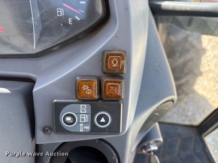 image for item OB9547 2015 Kubota M5-111D MFWD tractor