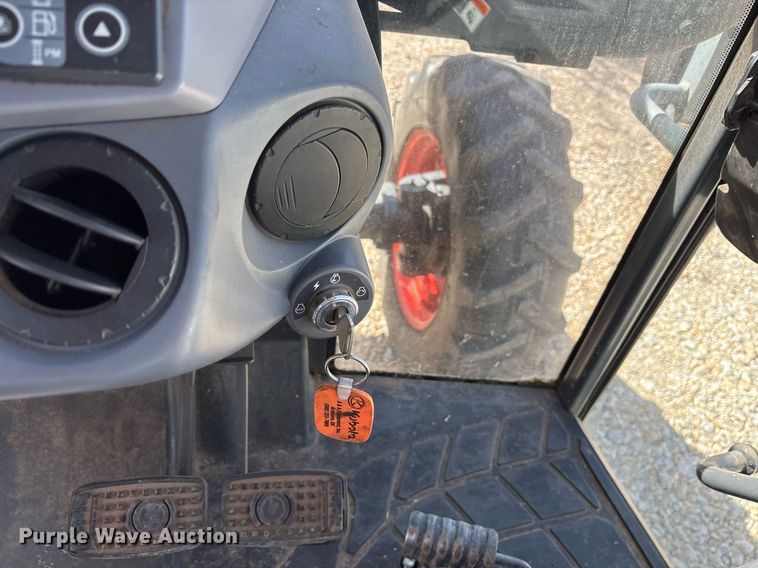 image for item OB9547 2015 Kubota M5-111D MFWD tractor