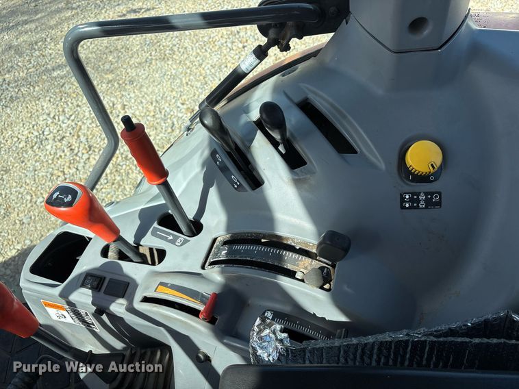 image for item OB9547 2015 Kubota M5-111D MFWD tractor