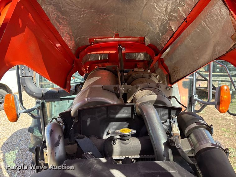 image for item OB9547 2015 Kubota M5-111D MFWD tractor