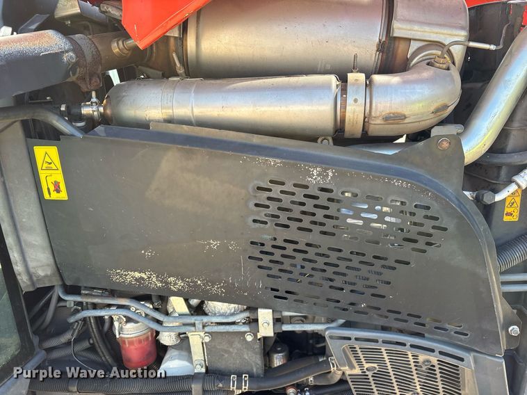 image for item OB9547 2015 Kubota M5-111D MFWD tractor