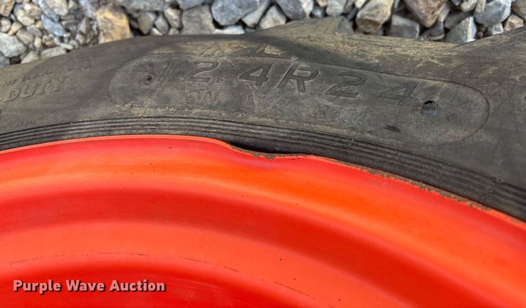 image for item OB9547 2015 Kubota M5-111D MFWD tractor