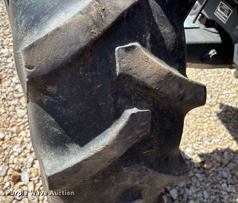 image for item OB9547 2015 Kubota M5-111D MFWD tractor