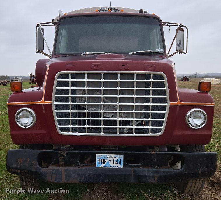 image for item OG9022 1973 Ford 9000 grain truck