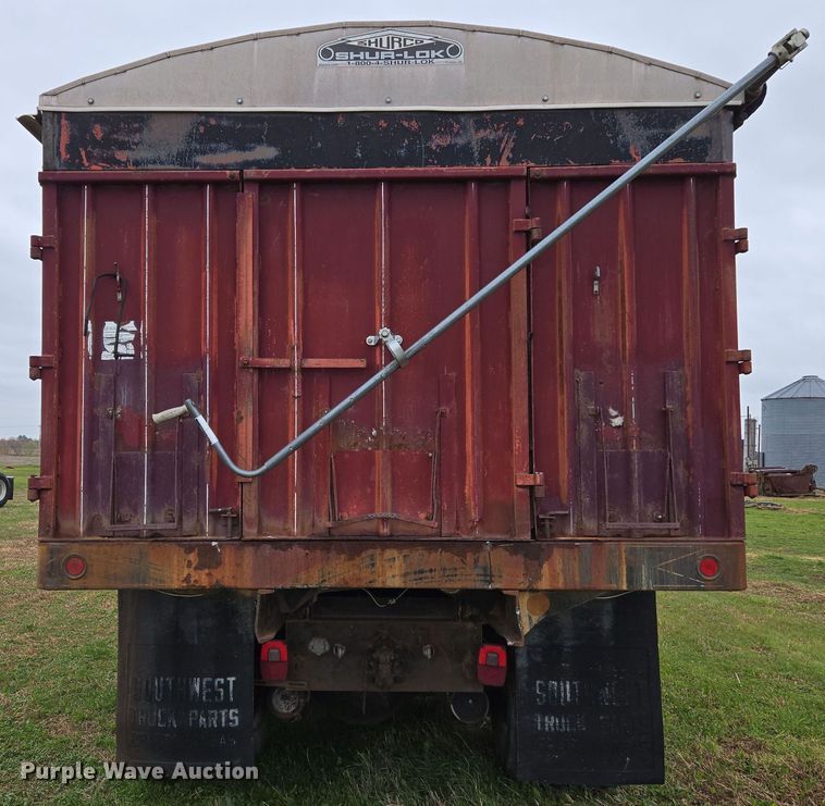 image for item OG9022 1973 Ford 9000 grain truck