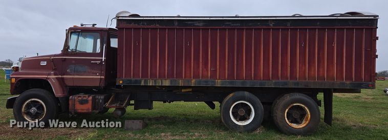 image for item OG9022 1973 Ford 9000 grain truck
