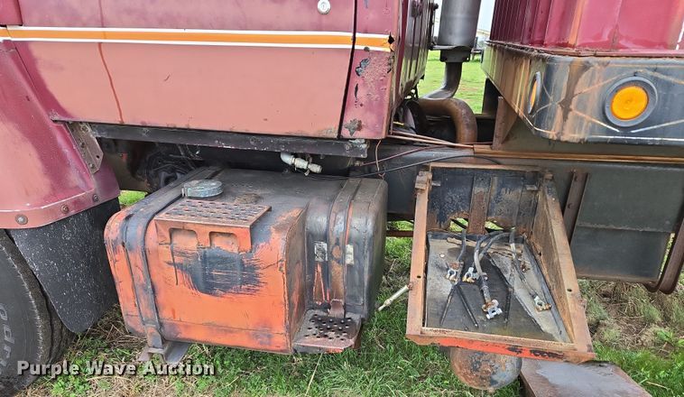 image for item OG9022 1973 Ford 9000 grain truck