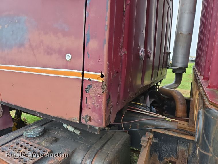 image for item OG9022 1973 Ford 9000 grain truck