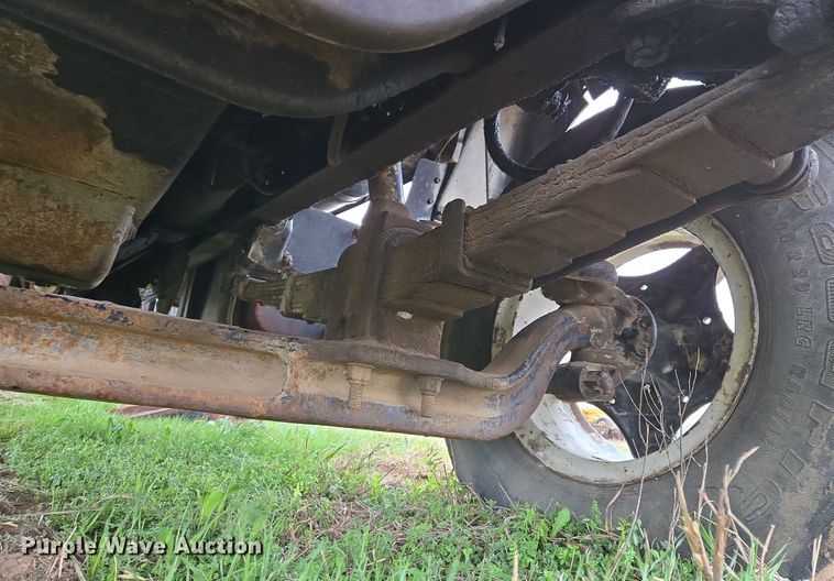 image for item OG9022 1973 Ford 9000 grain truck