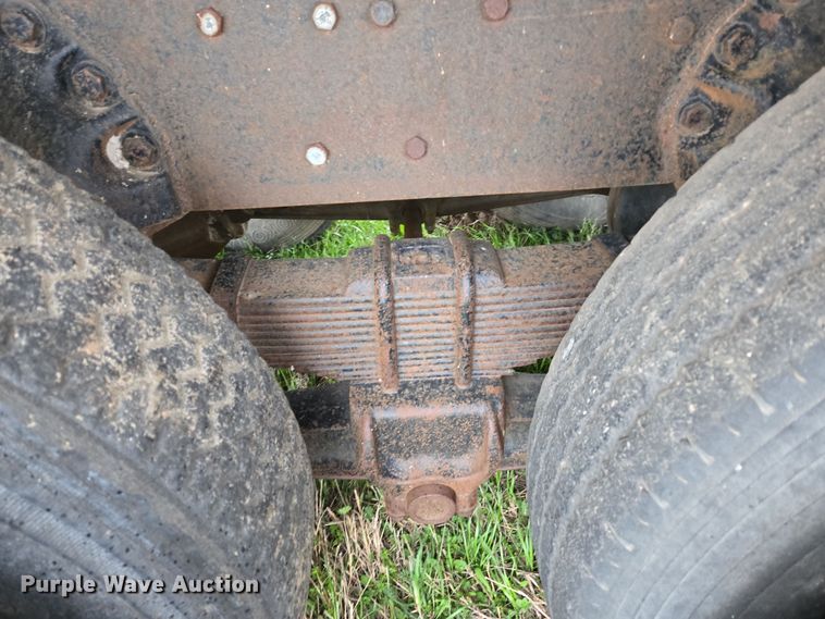 image for item OG9022 1973 Ford 9000 grain truck