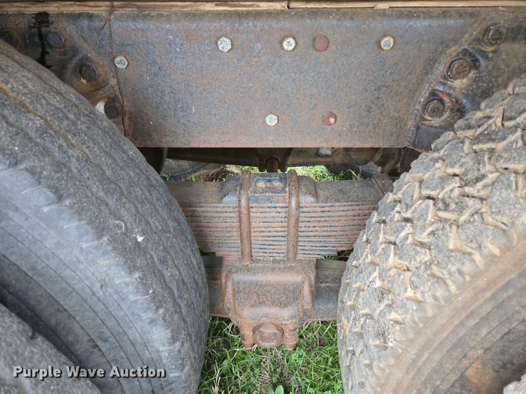 image for item OG9022 1973 Ford 9000 grain truck