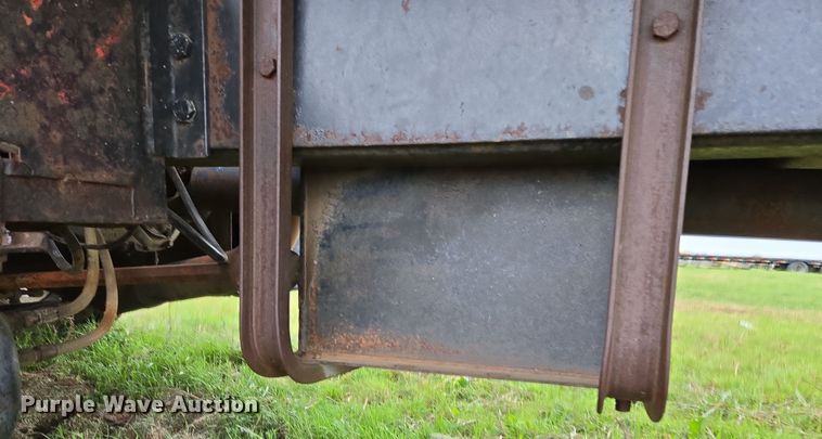 image for item OG9022 1973 Ford 9000 grain truck