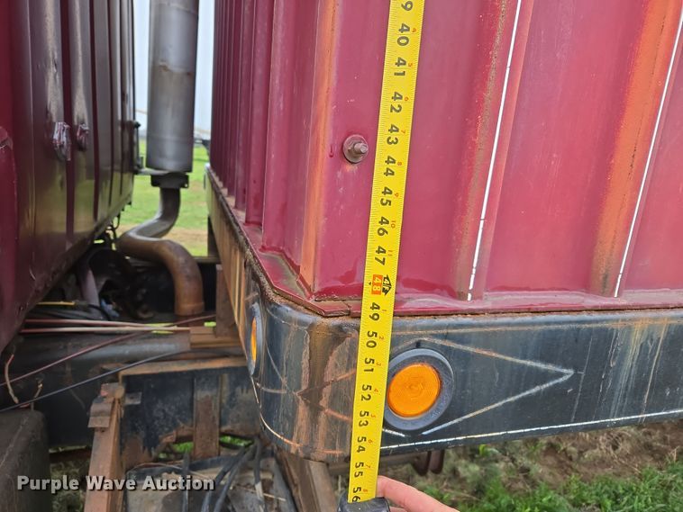 image for item OG9022 1973 Ford 9000 grain truck