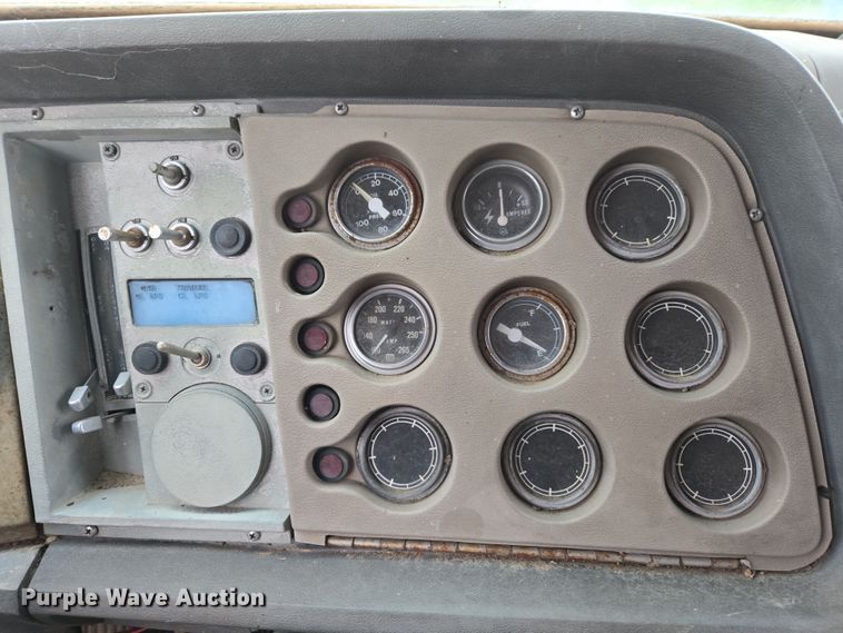 image for item OG9022 1973 Ford 9000 grain truck