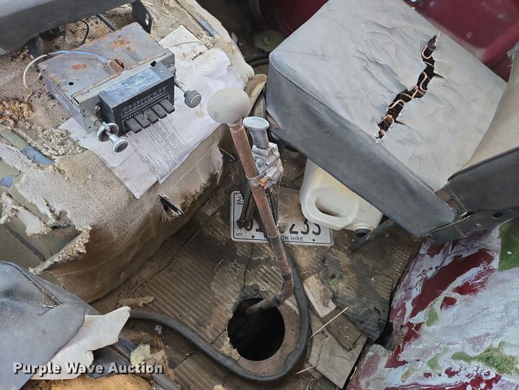 image for item OG9022 1973 Ford 9000 grain truck