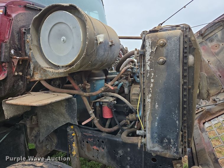 image for item OG9022 1973 Ford 9000 grain truck