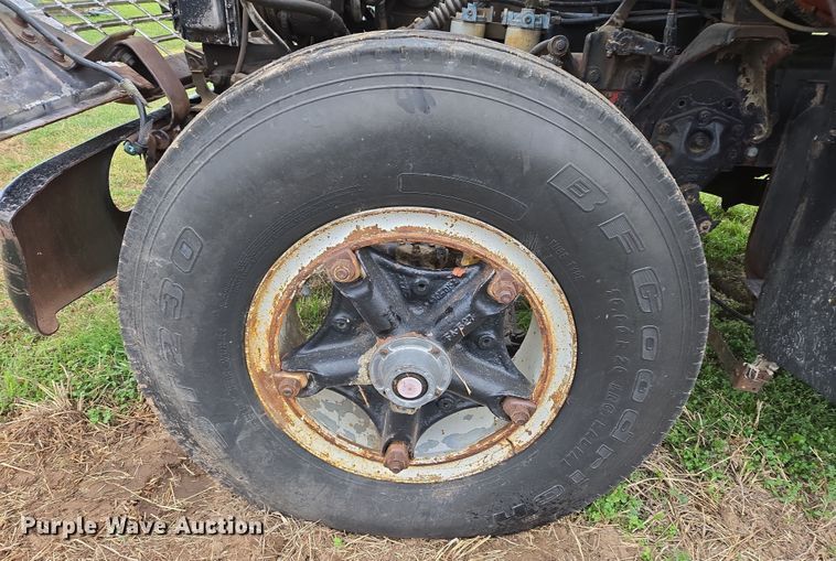 image for item OG9022 1973 Ford 9000 grain truck