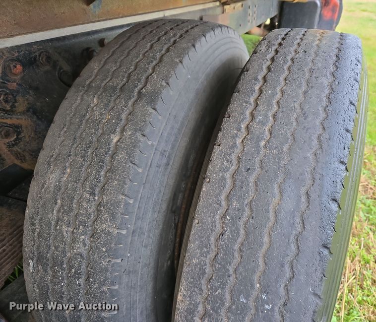 image for item OG9022 1973 Ford 9000 grain truck