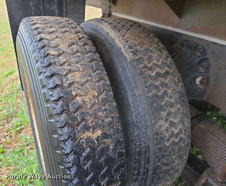 image for item OG9022 1973 Ford 9000 grain truck