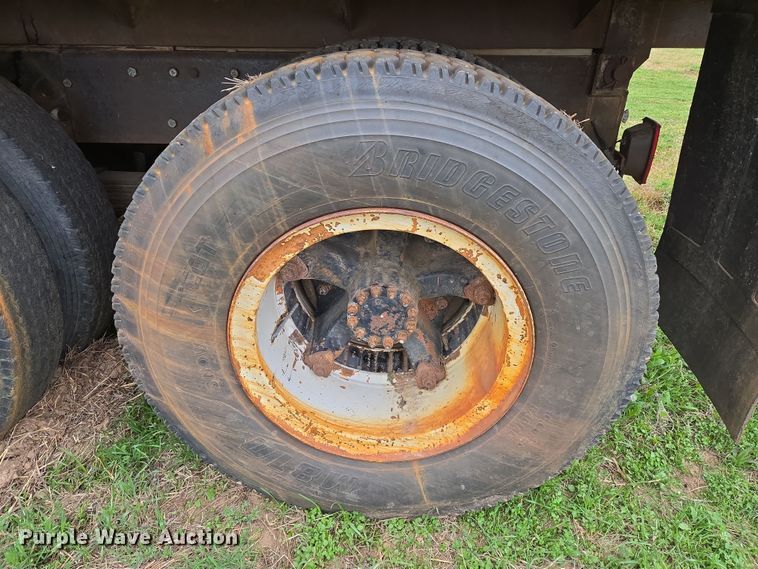 image for item OG9022 1973 Ford 9000 grain truck