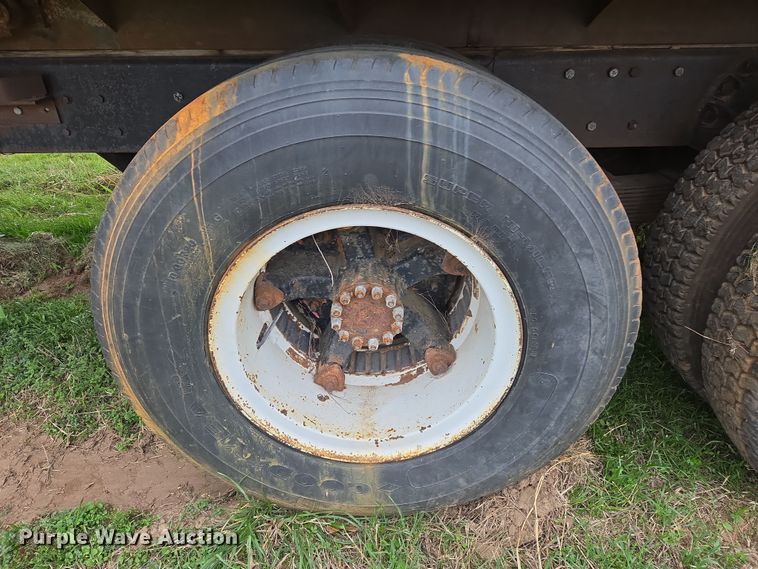 image for item OG9022 1973 Ford 9000 grain truck