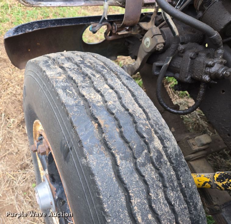 image for item OG9022 1973 Ford 9000 grain truck