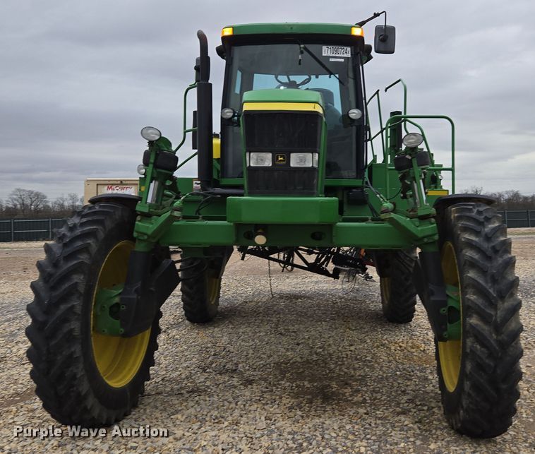 image for item YA0391 2006 John Deere 4710 sprayer