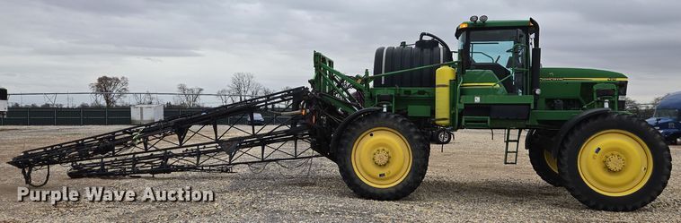 image for item YA0391 2006 John Deere 4710 sprayer