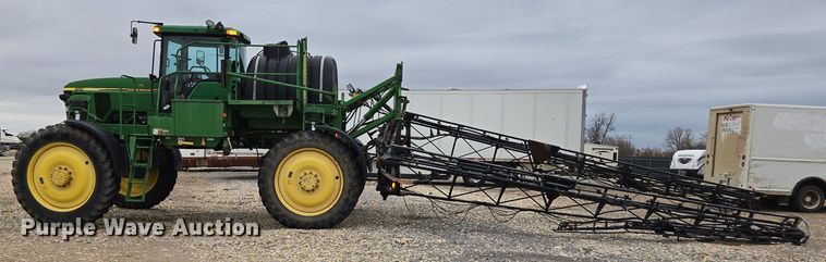 image for item YA0391 2006 John Deere 4710 sprayer