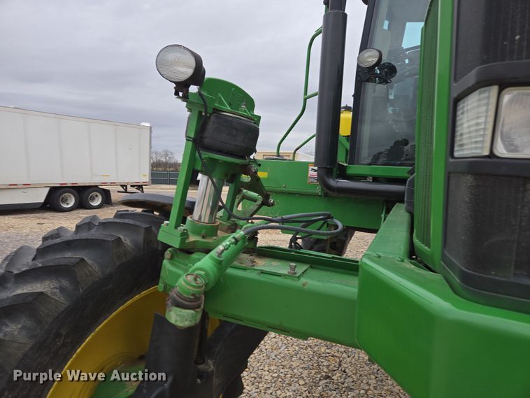 image for item YA0391 2006 John Deere 4710 sprayer