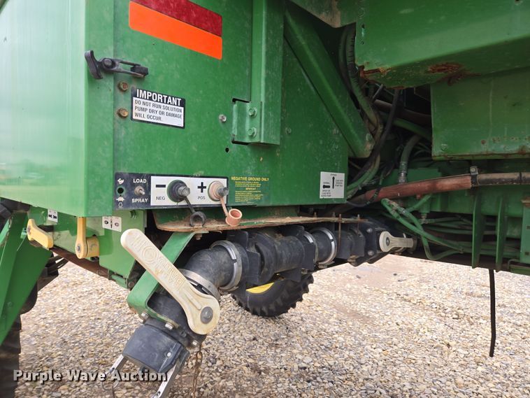 image for item YA0391 2006 John Deere 4710 sprayer