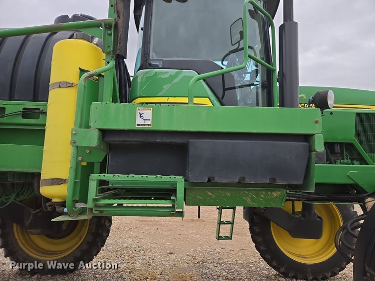 image for item YA0391 2006 John Deere 4710 sprayer